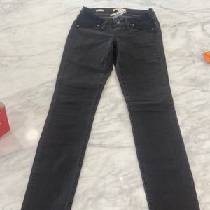 Madewell maternity skinny black jeans with a distressed ankle. Size 25